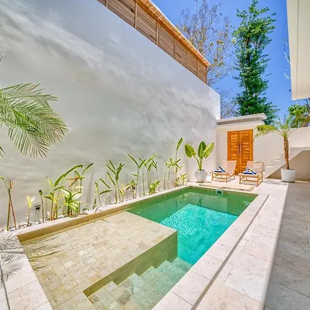 Charming 2Br Villa With Elegant Wooden Furnishings